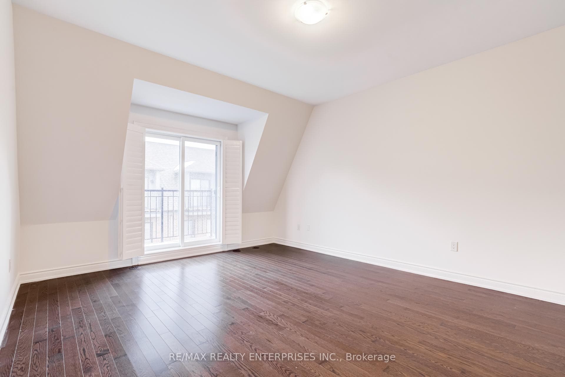 290 Royalton Common Unit 65 photo 24