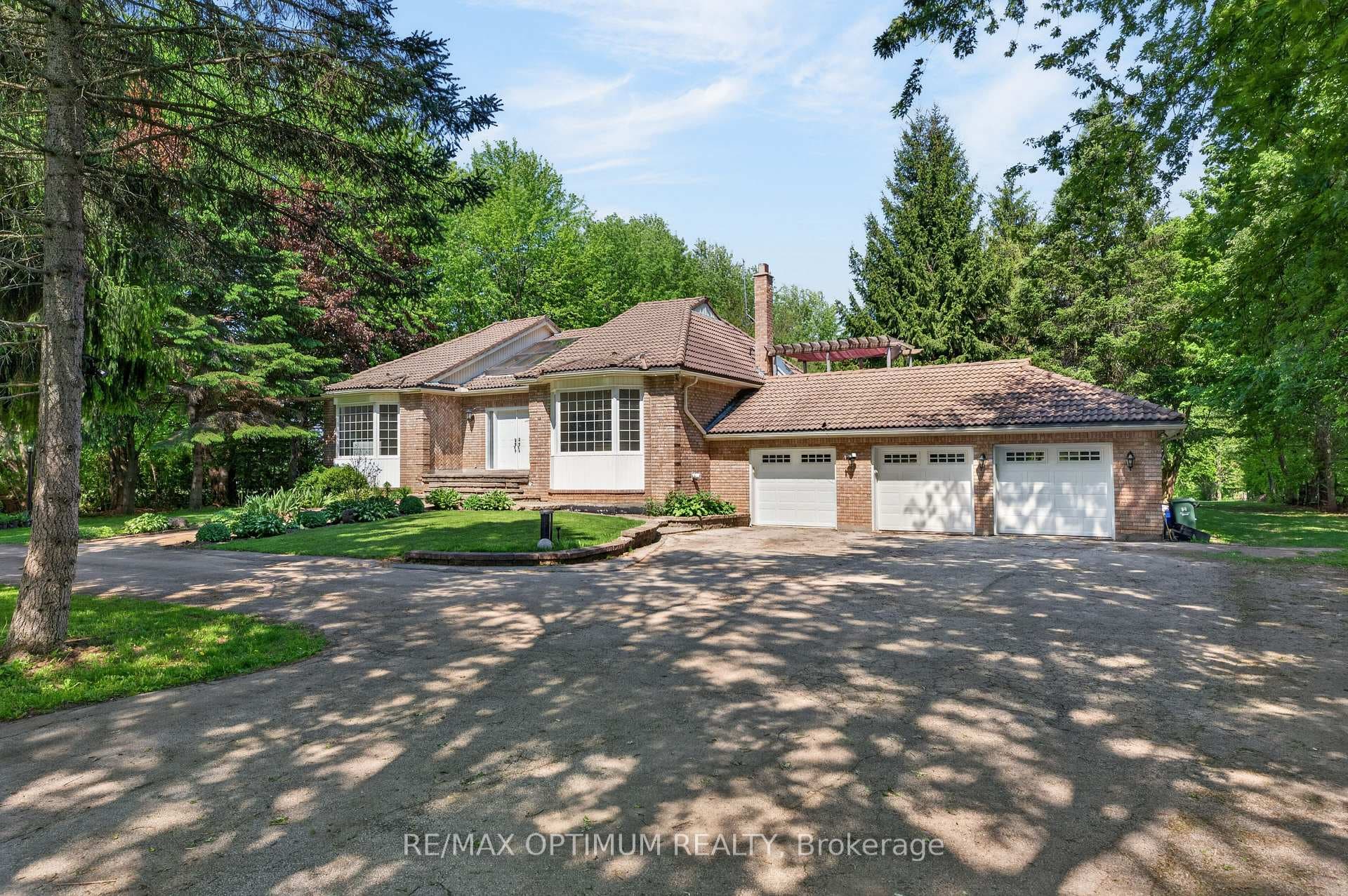 529 Campbellville Road photo 2
