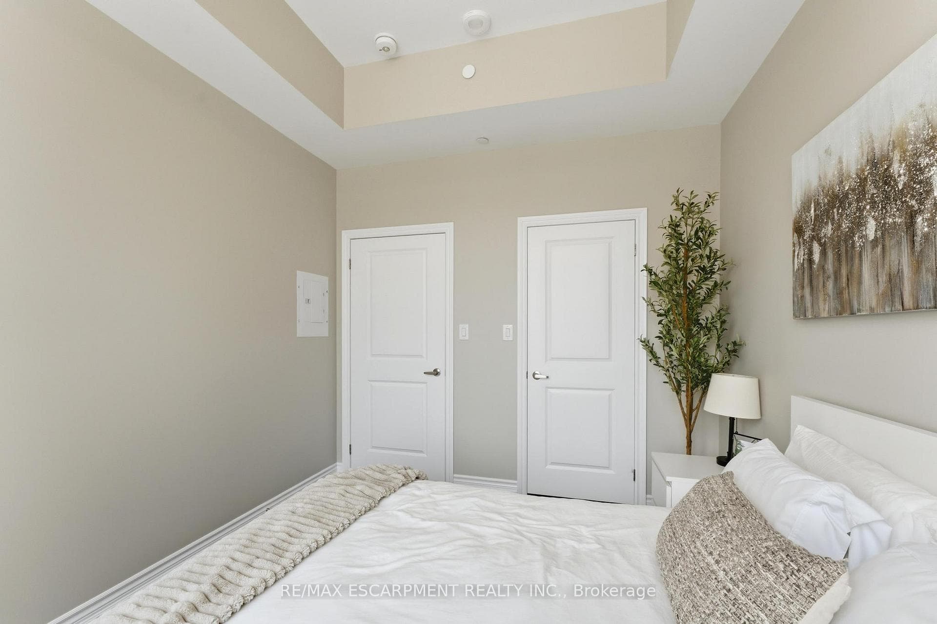 460 Dundas Street Unit 112 photo 13