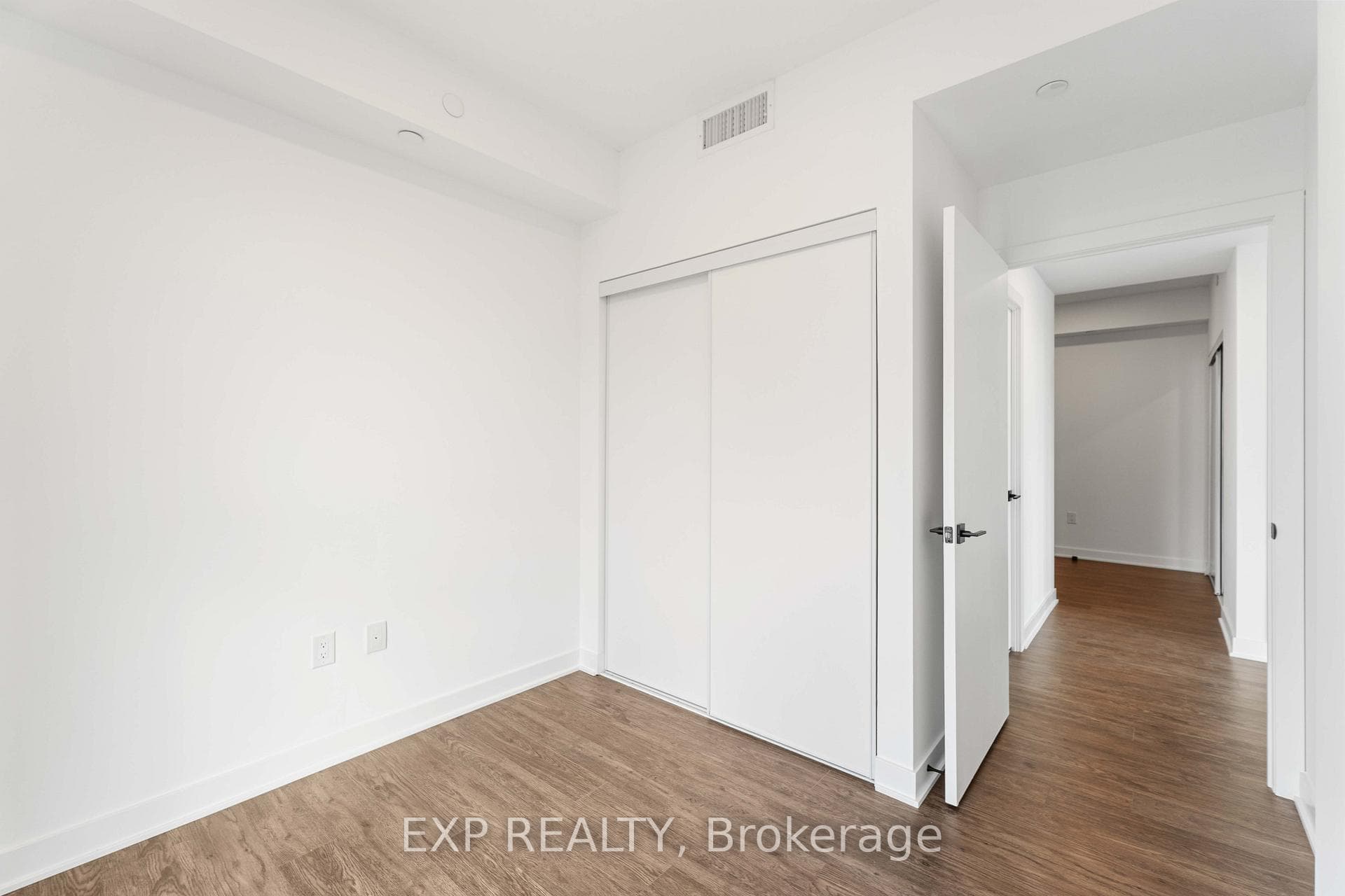 2782 Barton Street Unit 1006 photo 18