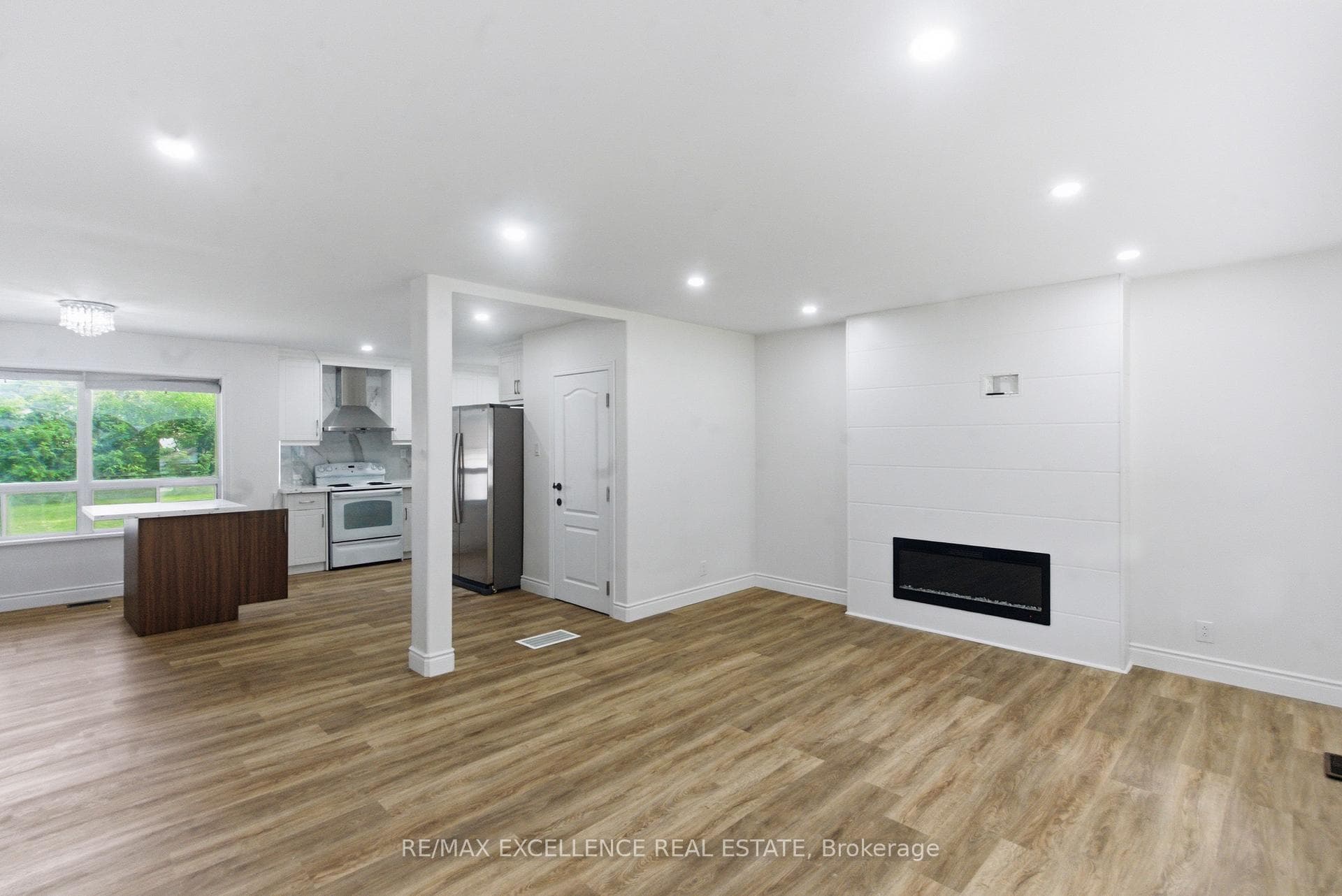 1814 Whitehall Drive photo 12