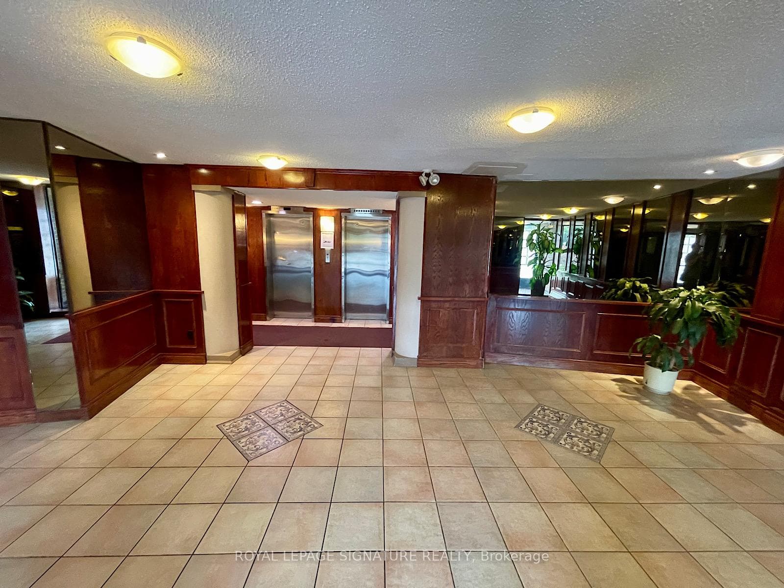 3145 Queen Frederica Drive Unit 303 photo 4