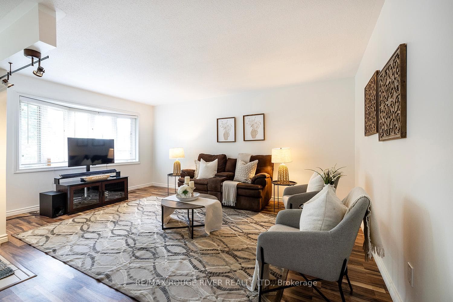 80 Cayuga Avenue photo 5