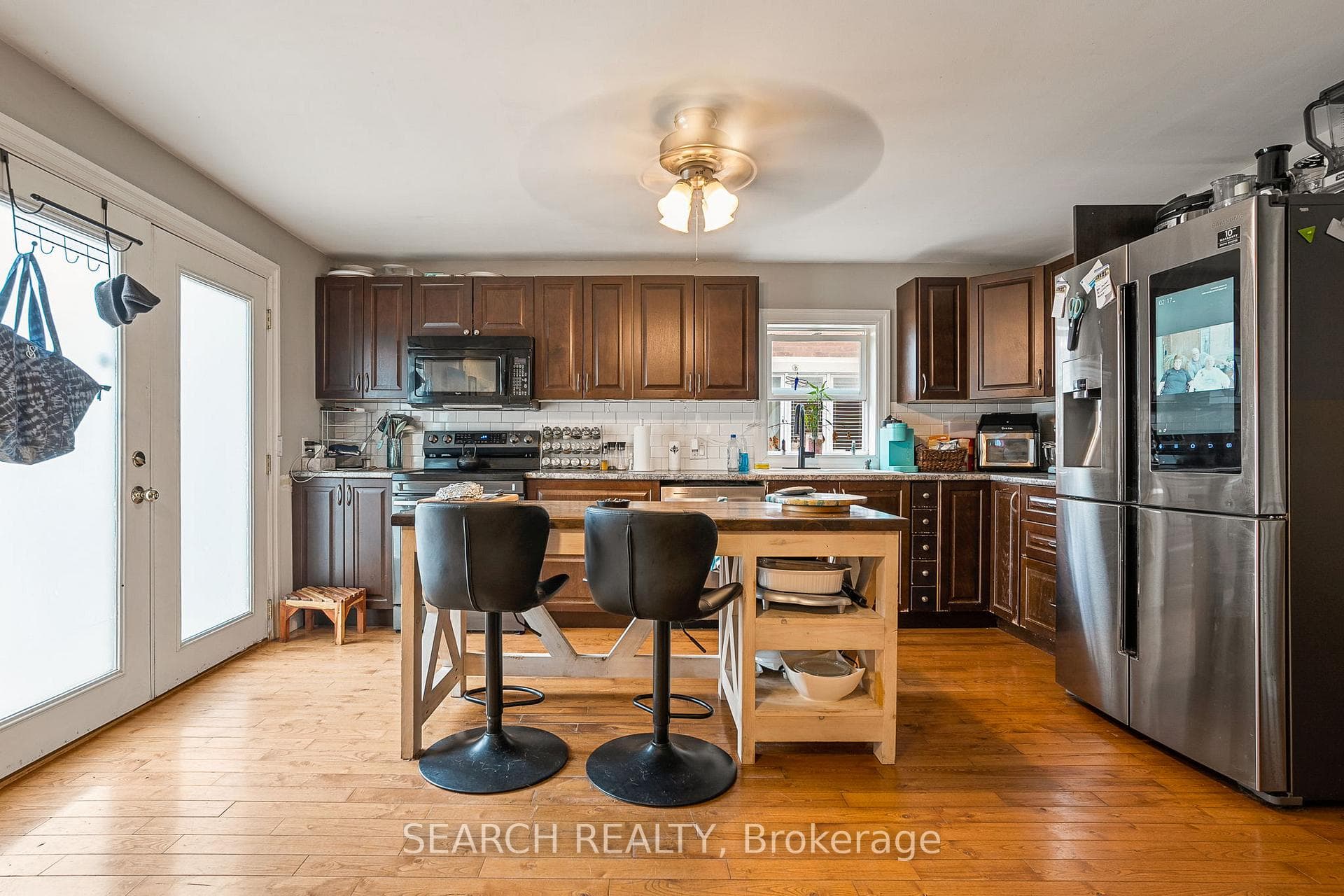 565 10th Street Unit A photo 8