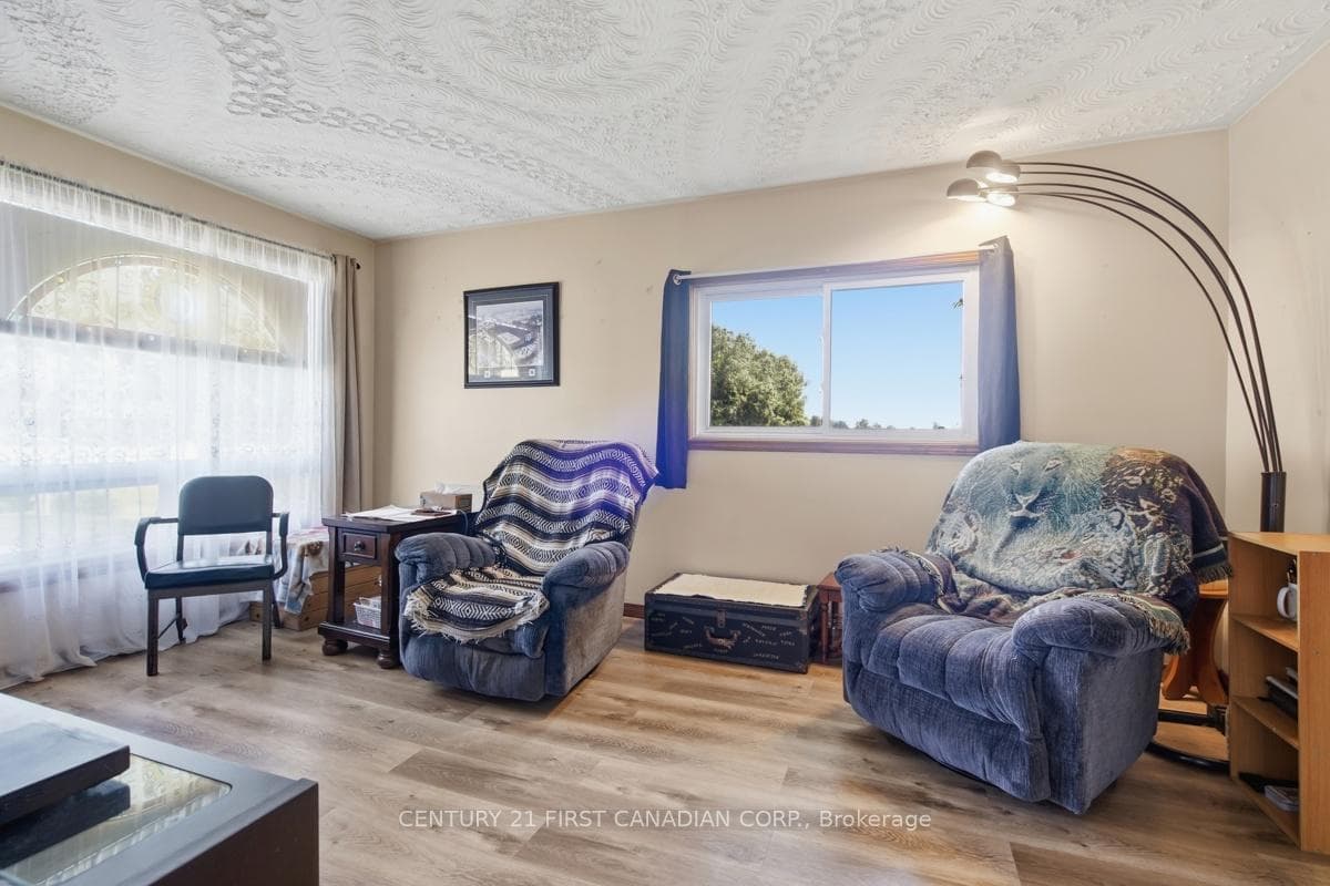 142 Frederic Street photo 9