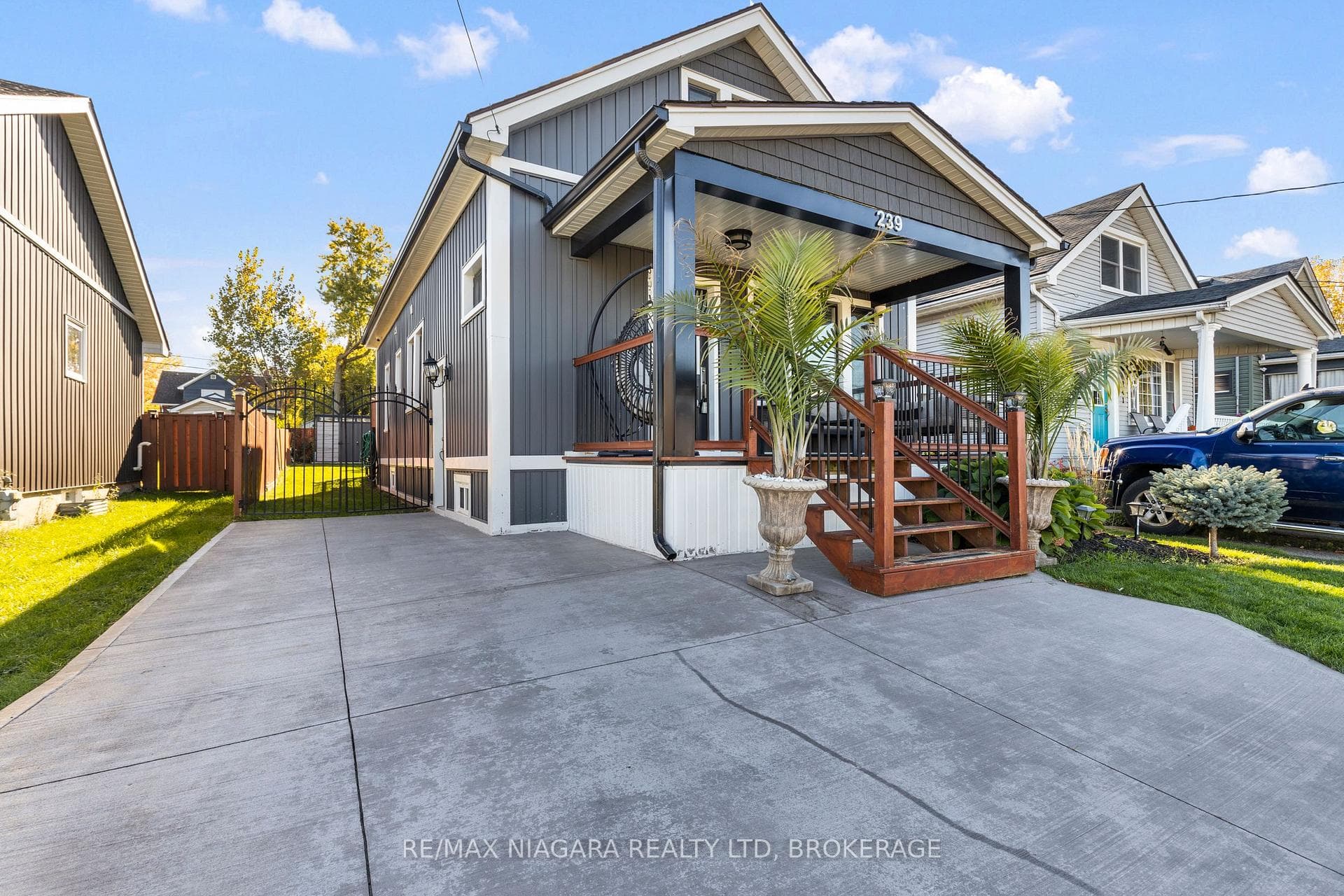 239 Bowen Road photo 2