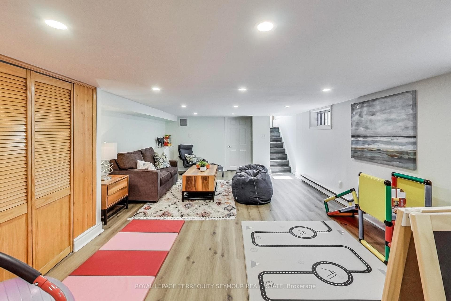 435 Balliol Street photo 28