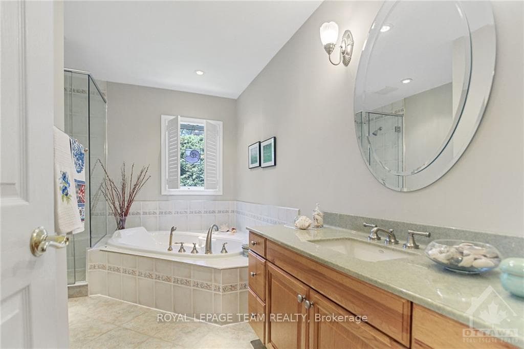 62 BANTING Way photo 27