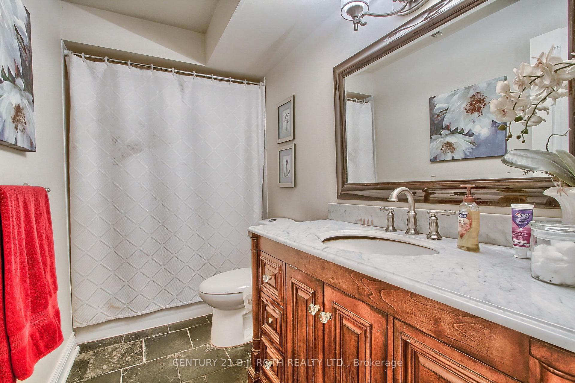 263 Paxton Crescent photo 28