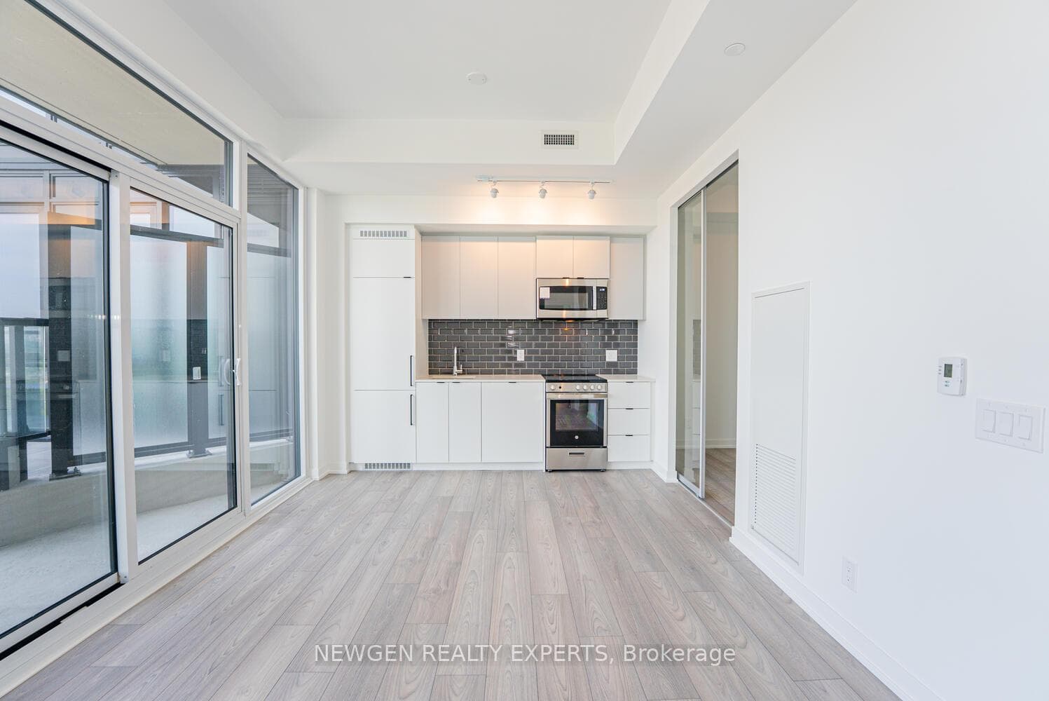 285 Dufferin Street Unit 1203 photo 13