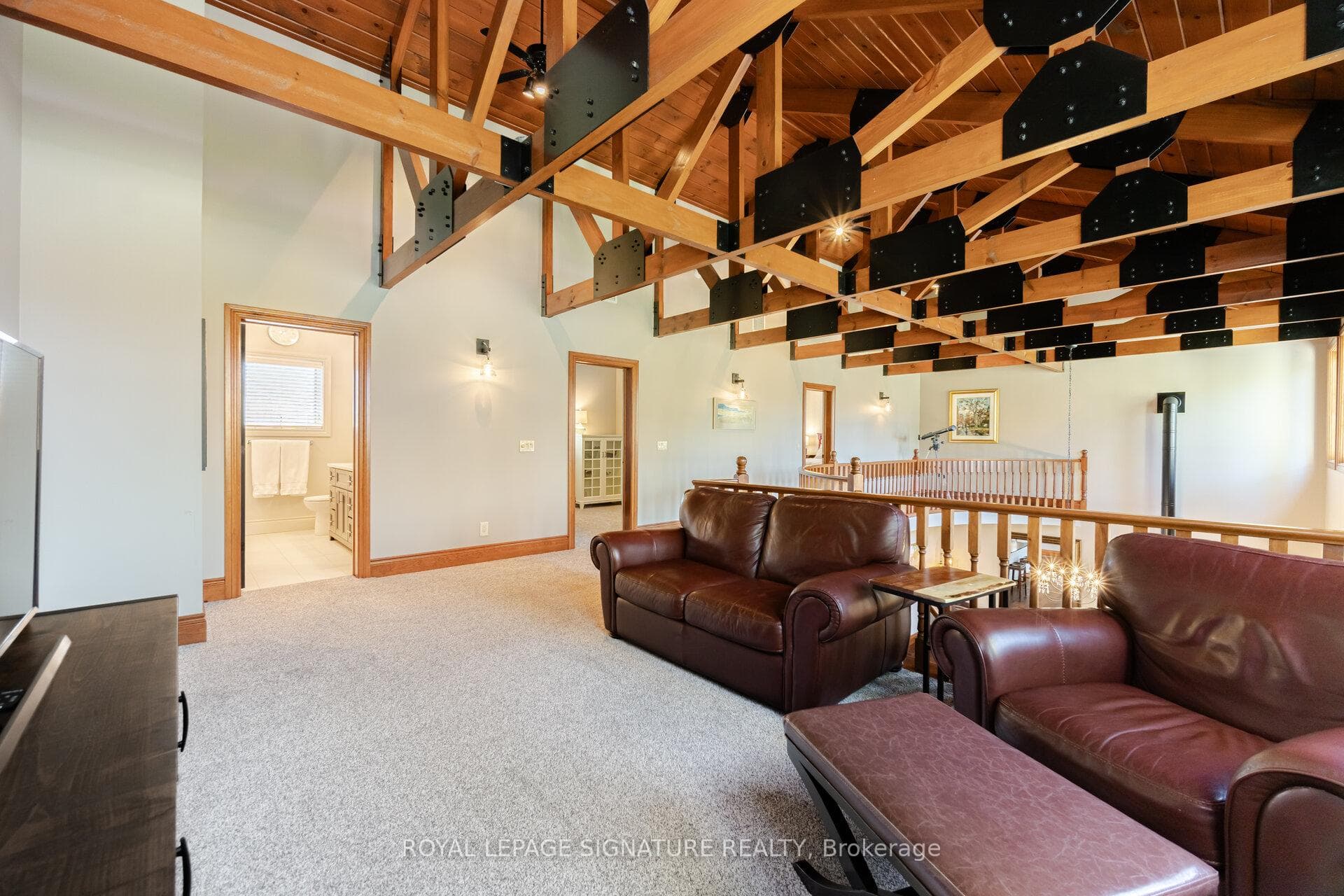 587 Hillcrest Road photo 31