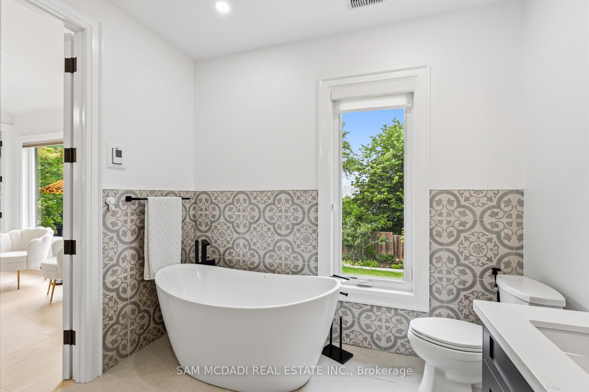 1750 Lincolnshire Boulevard photo 27