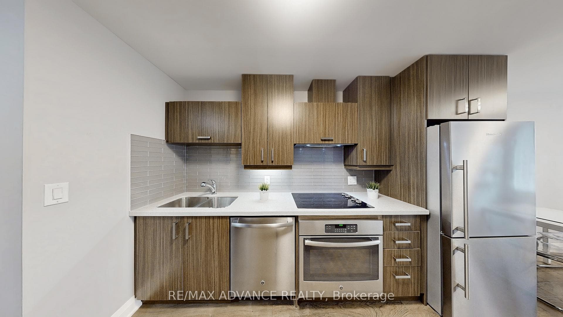 18 Uptown Drive Unit 210 photo 14