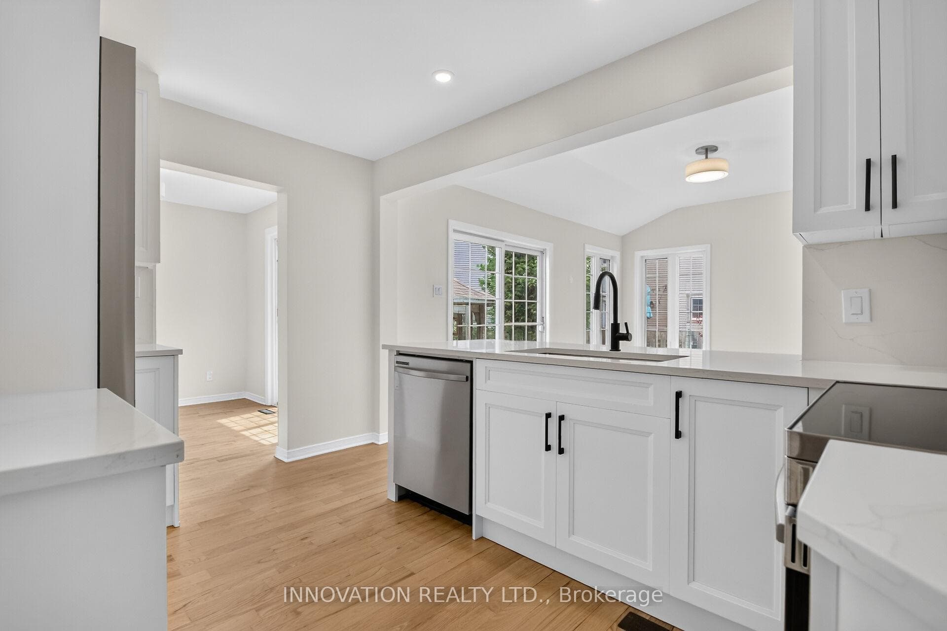 85 Hewitt Way photo 17