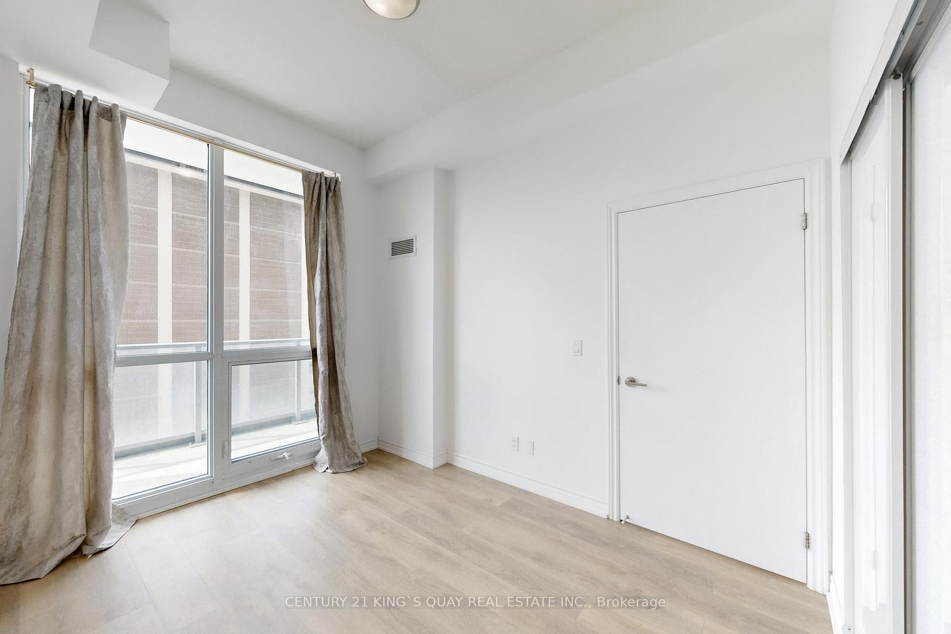 32 Forest Manor Road Unit 515 photo 19