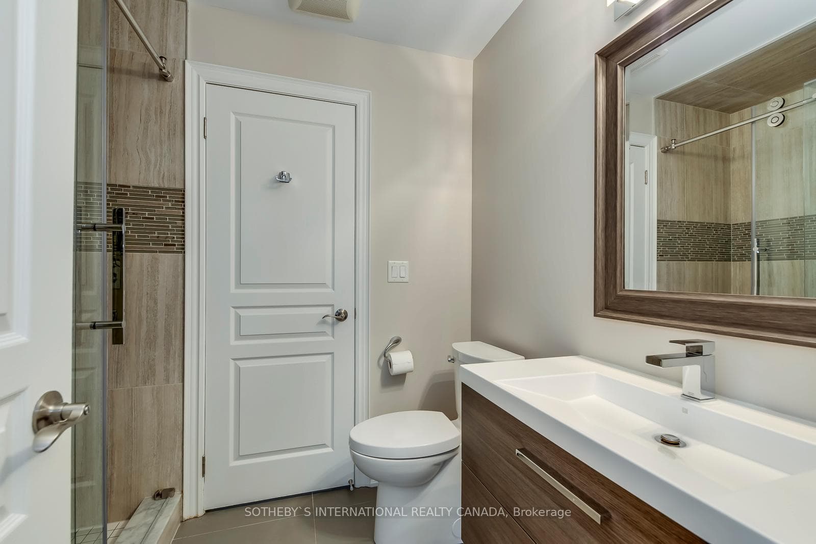 577 Renshaw Court photo 26