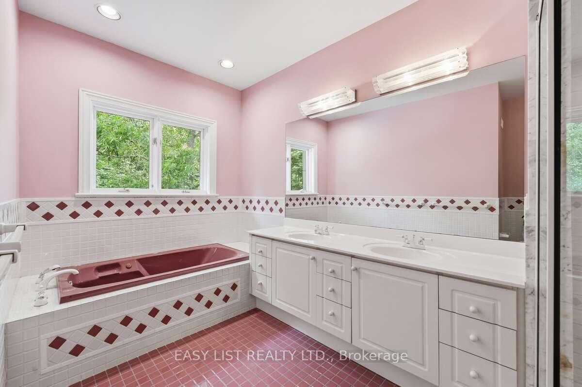 28 Marchbrook Circle photo 43