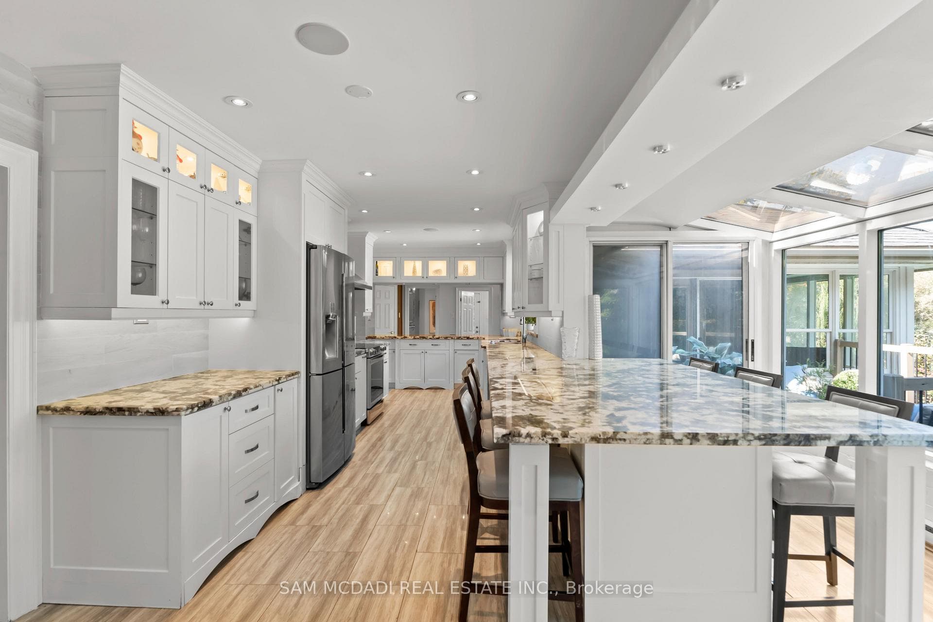 1269 Stavebank Road photo 6