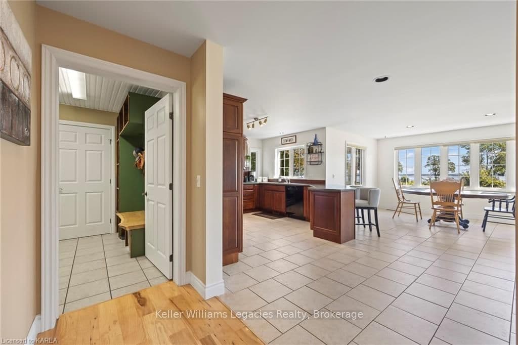 440 OLD RIVER Road photo 32