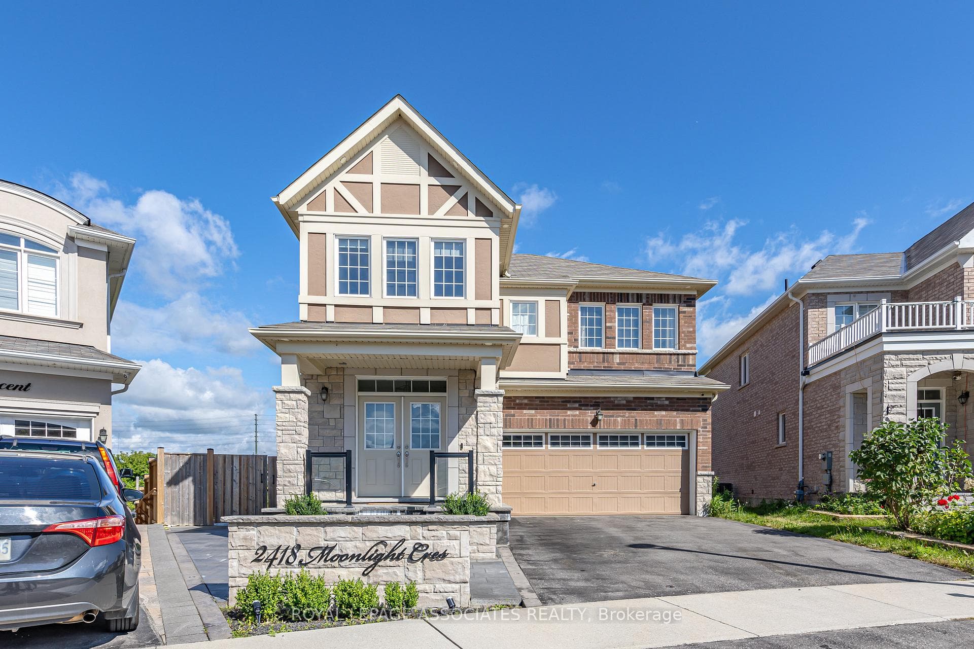 2418 Moonlight Crescent photo 1