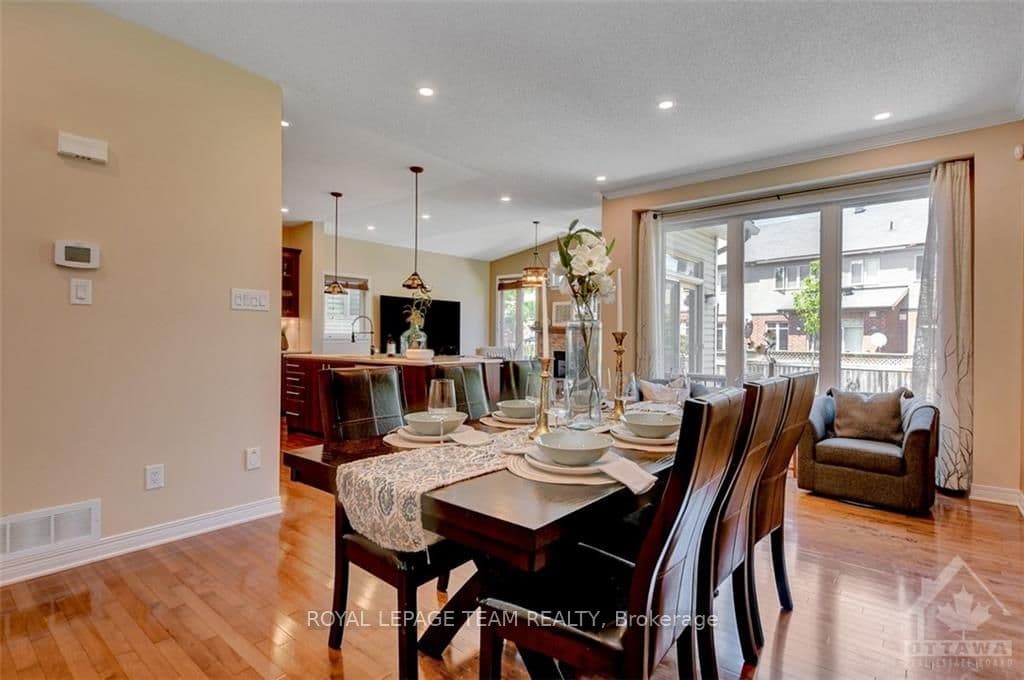 154 KEYROCK Drive photo 8