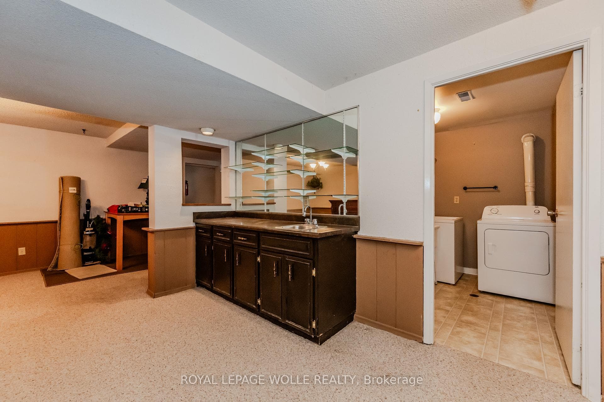 250 Kingswood Drive Unit 1 photo 32