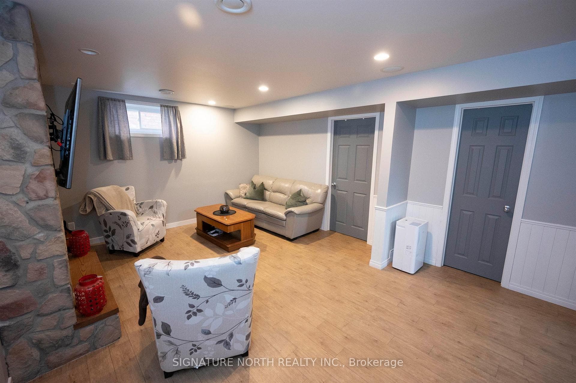 Bedroom 2 (Lower)