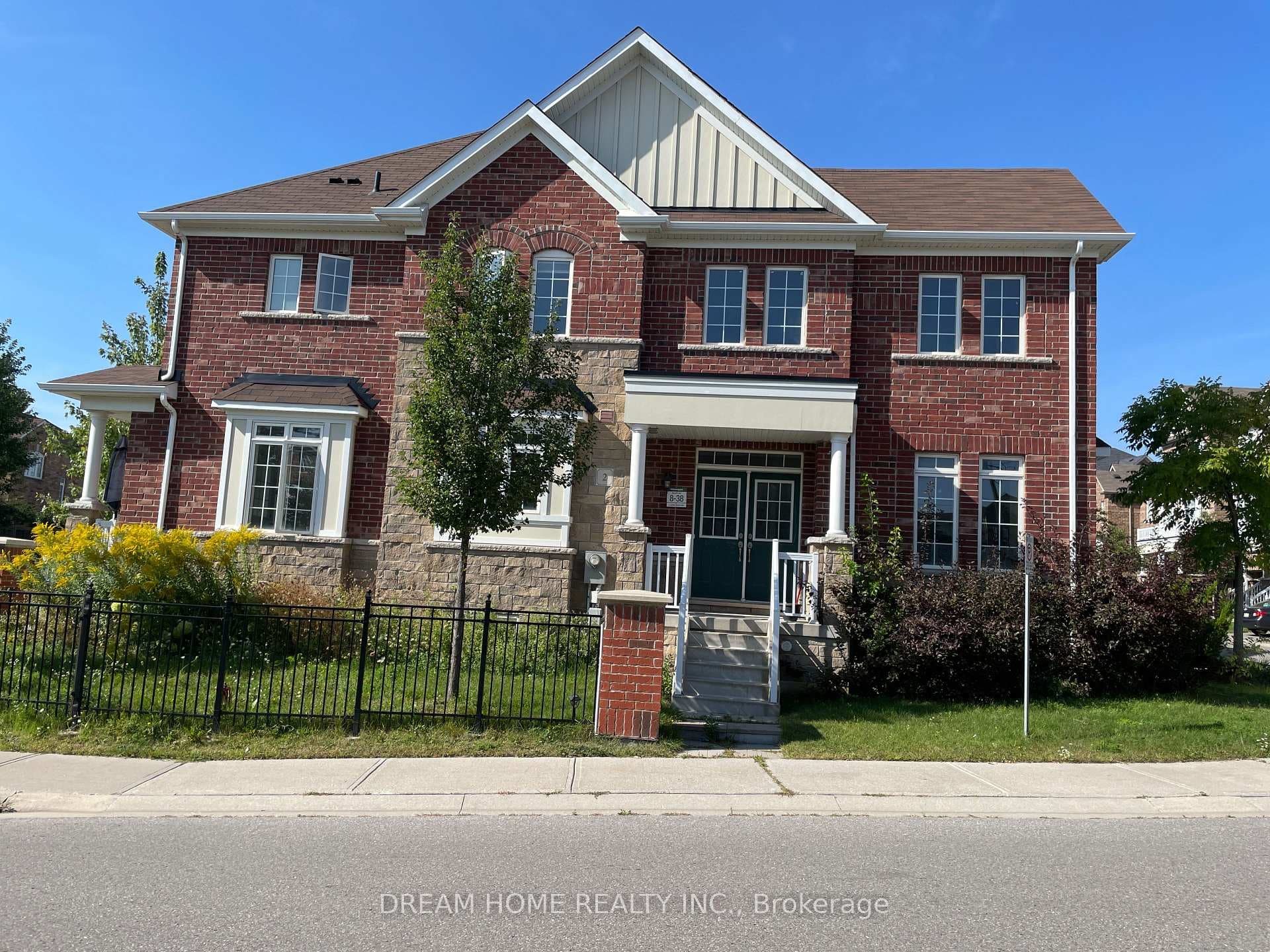 2 Larry Grove Way photo 1