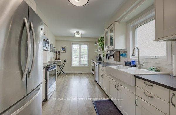 520 Eliza Crescent photo 17