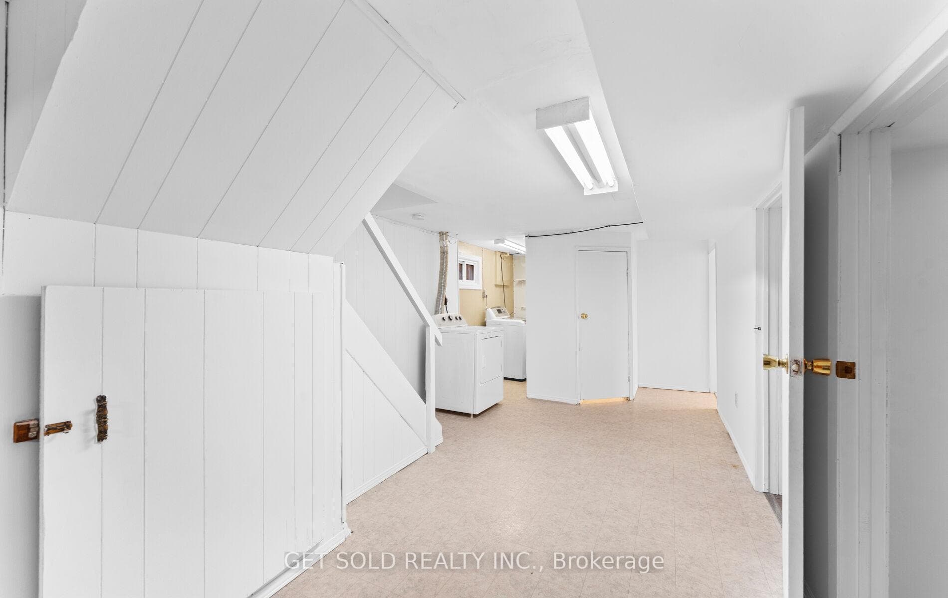 90 Celestine Drive photo 31