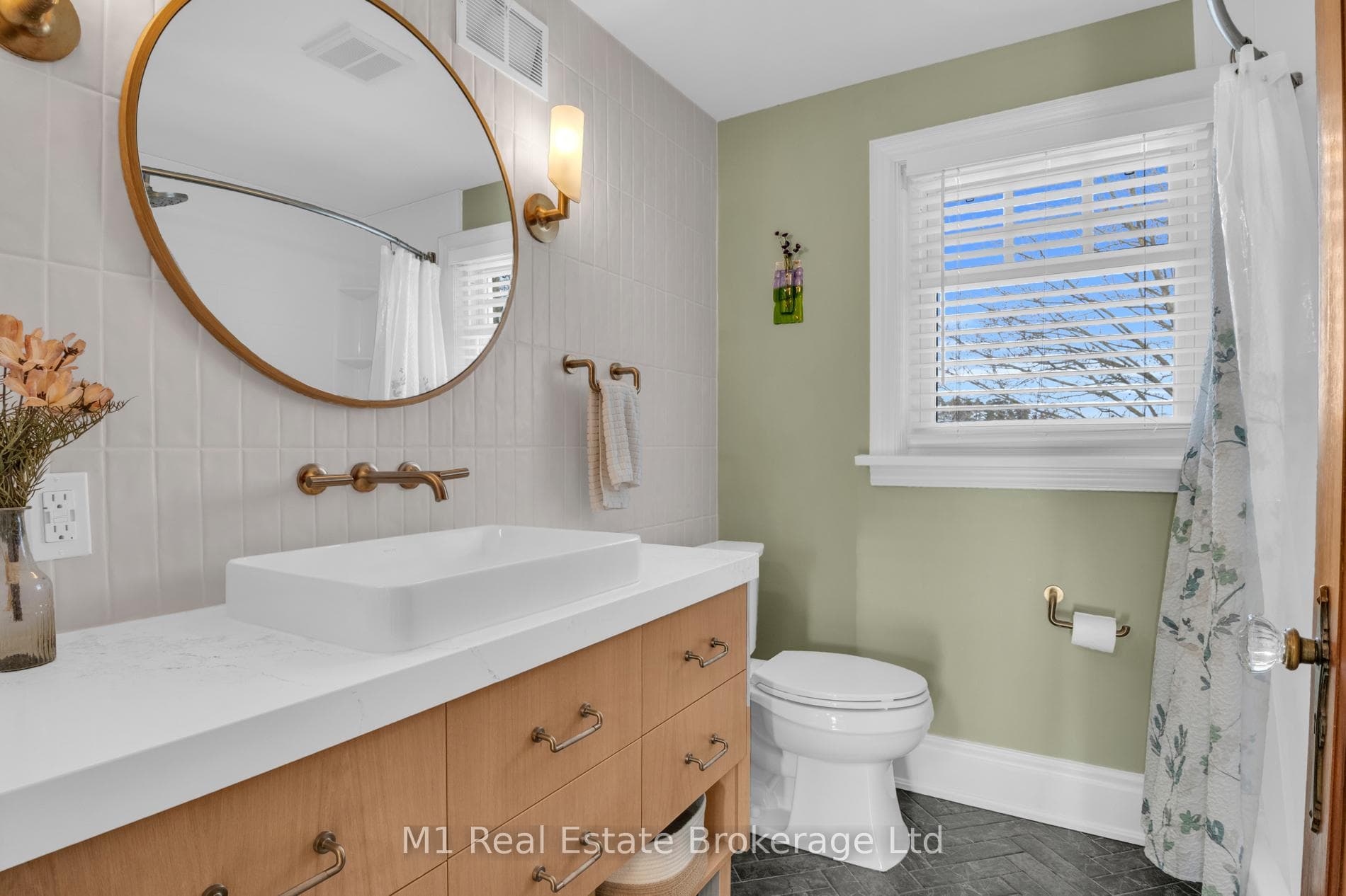 695 TOWER Street photo 28