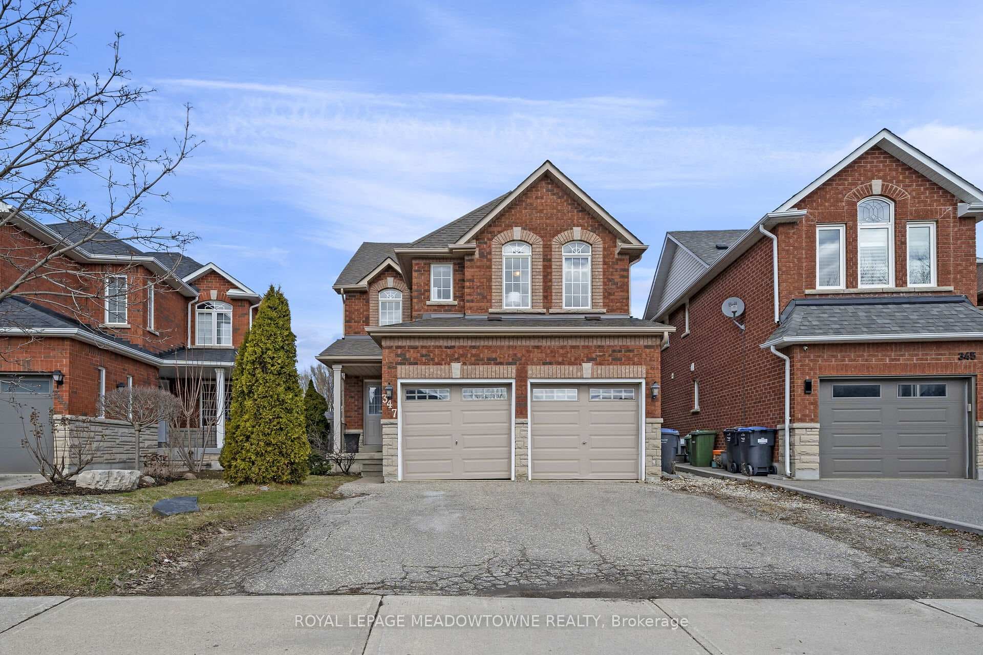 347 Ellwood Dr W