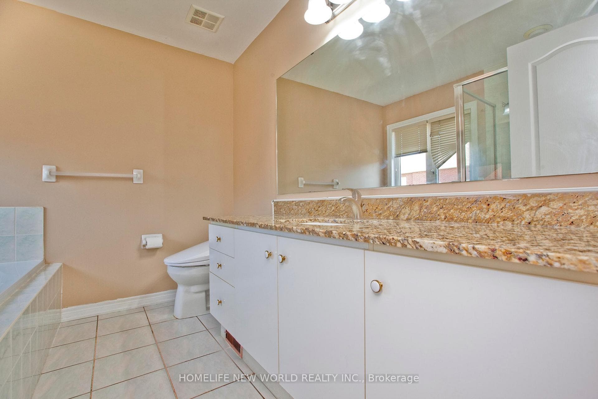 18 Walnut Grove Crescent photo 9