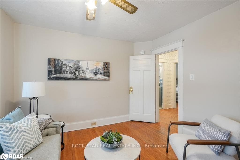 115 Balsam Avenue Unit Upper photo 6