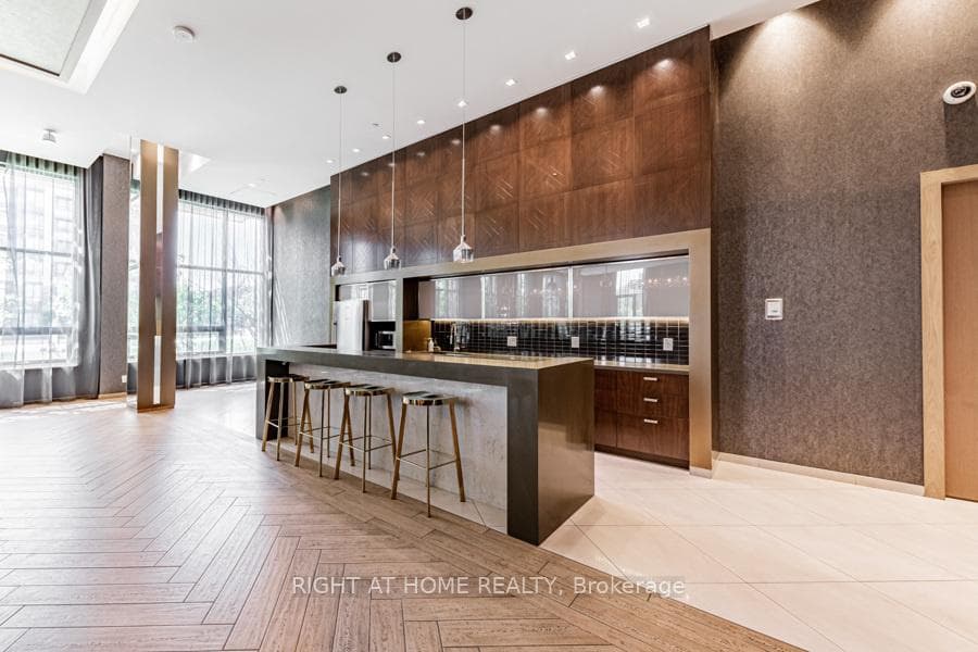 18 Uptown Drive Unit 826 photo 26
