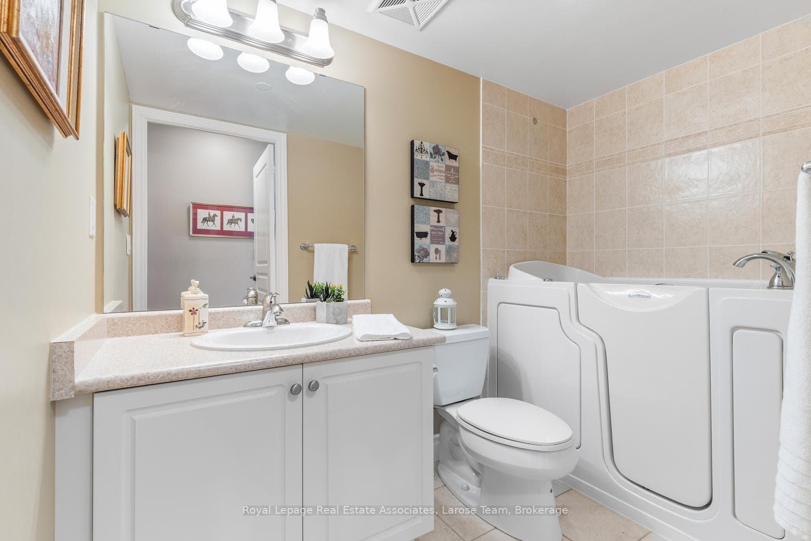 3 Marine Parade Drive Unit 1606 photo 16
