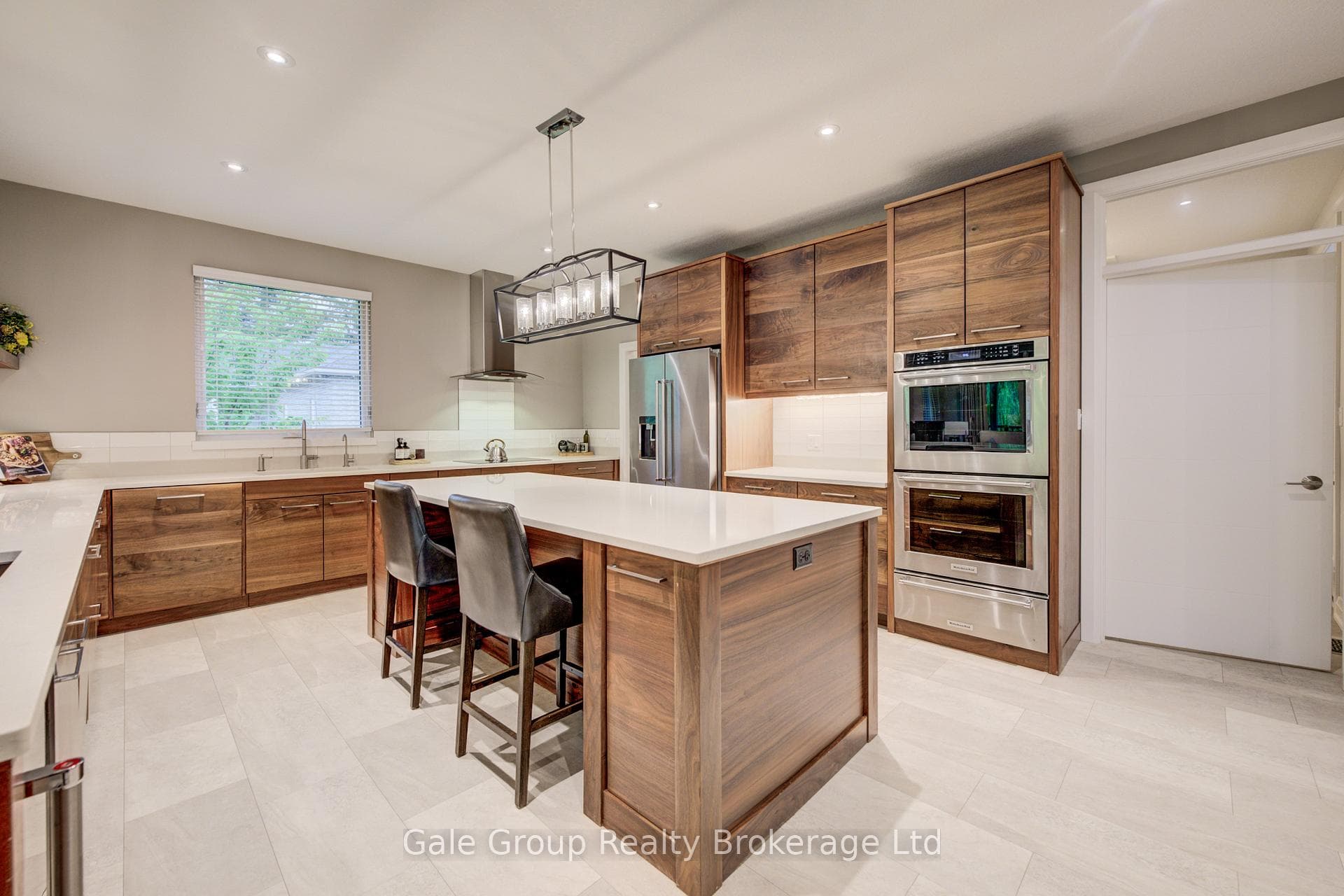 8 Pittock Park Road photo 9