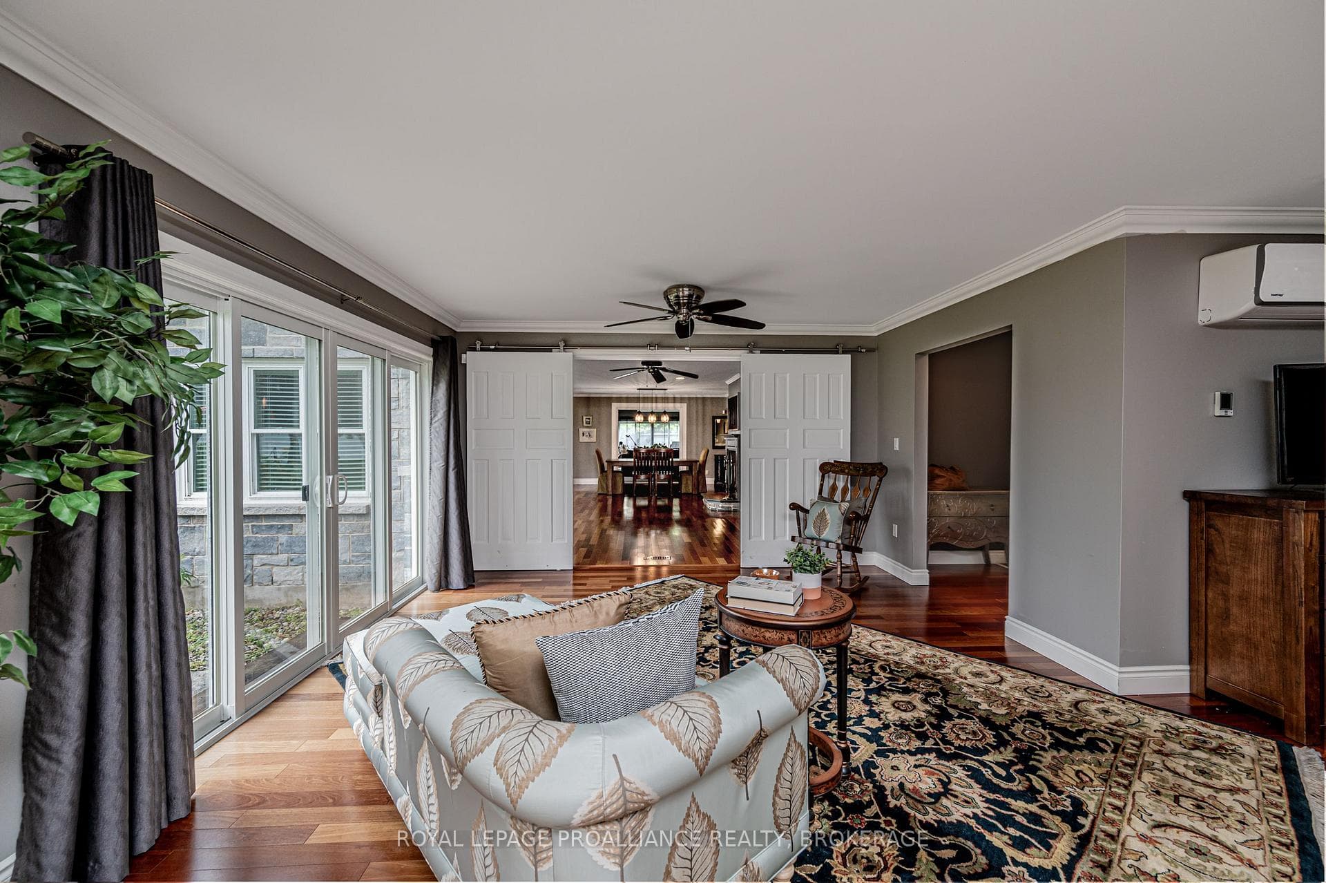 1014 Mulberry Lane photo 14