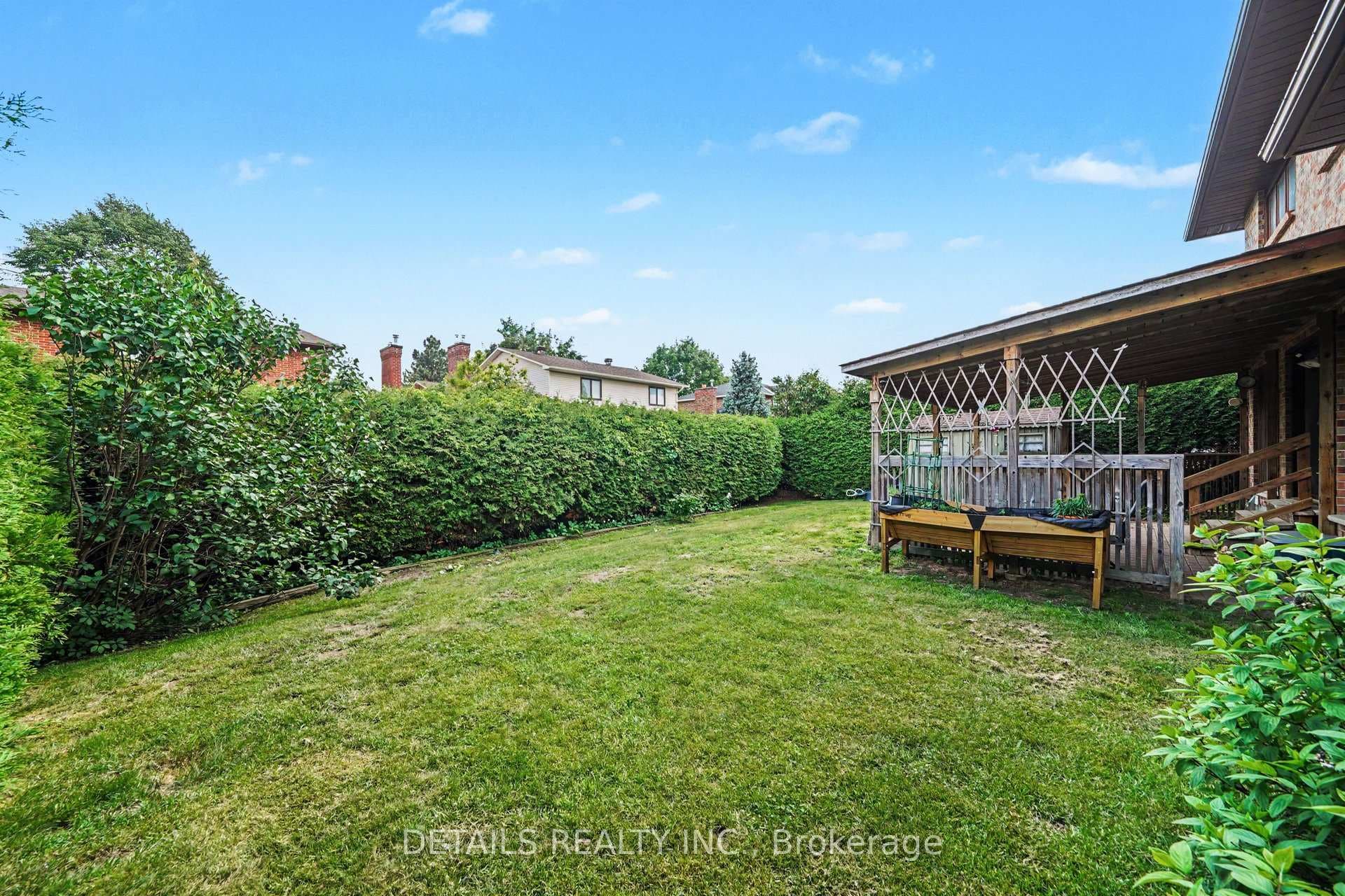 152 Foxfield Drive photo 33