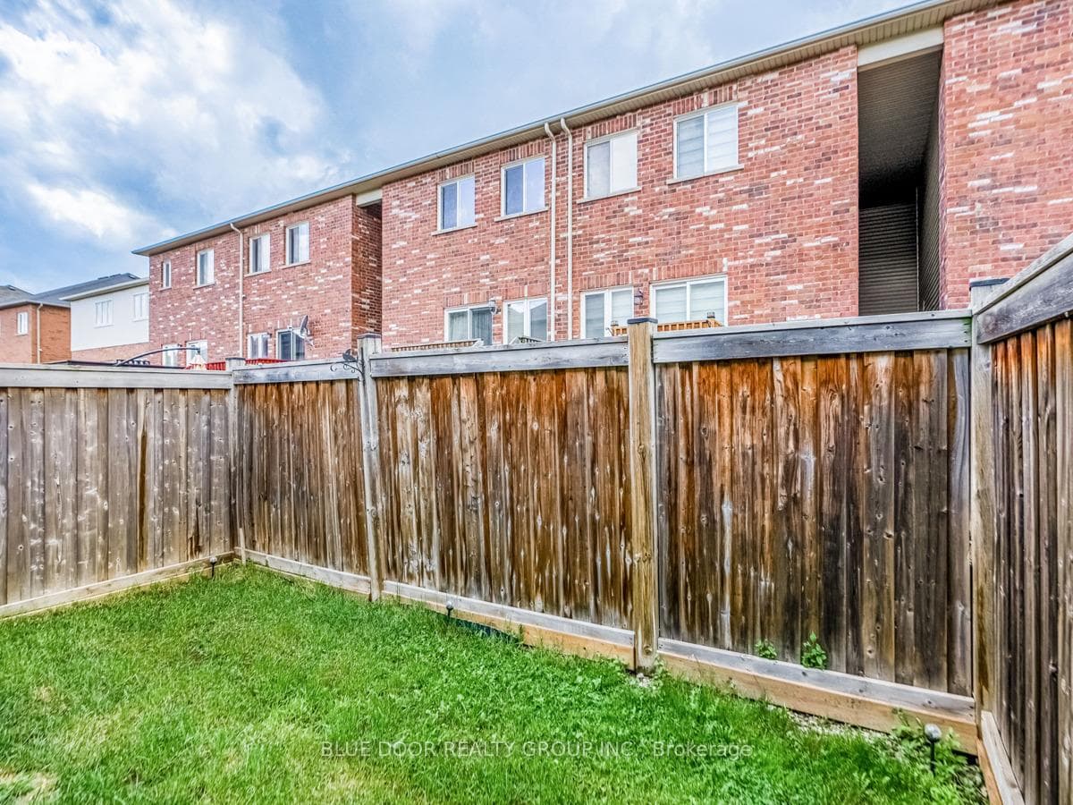 21 Frenchpark Circle photo 33