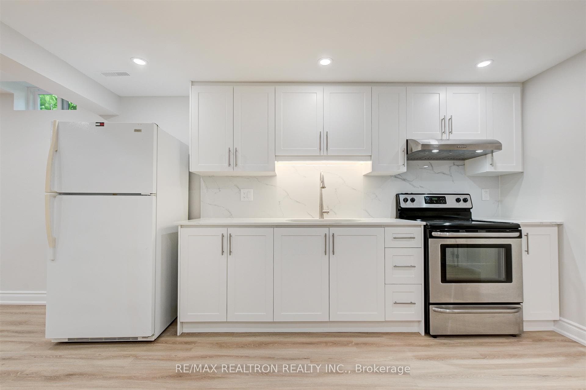 12 Randall Avenue Unit Lower photo 7