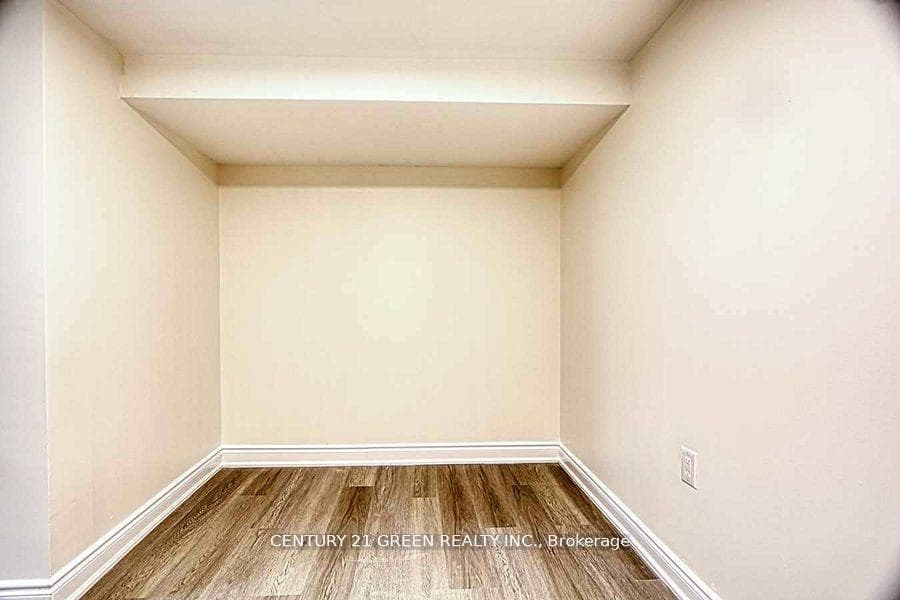 164 Gardiner Drive photo 33