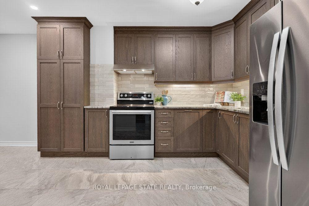 138 Memorial Avenue photo 18