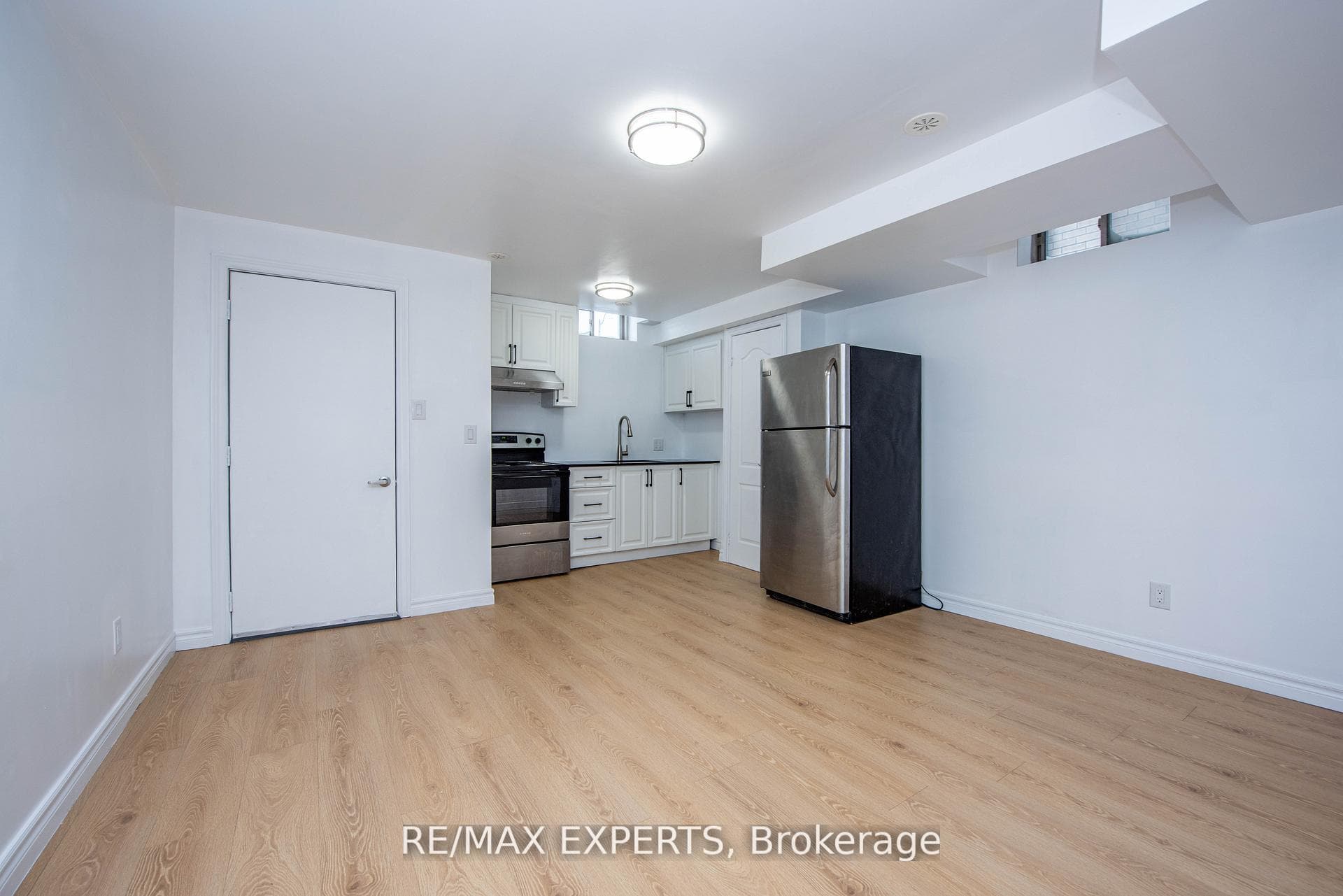 381 Inspire Boulevard photo 12