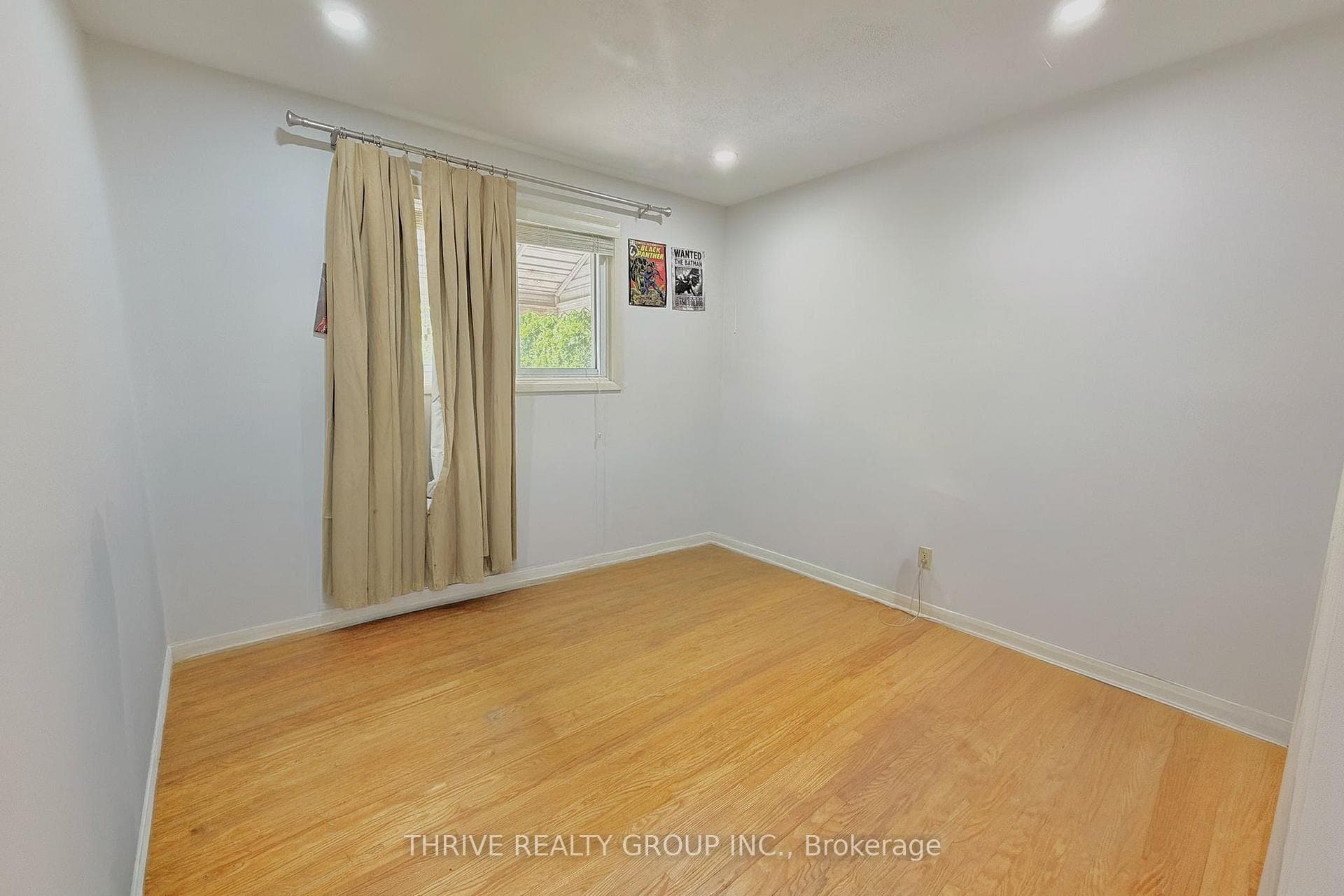 1449 Glenora Drive Unit Upper photo 17