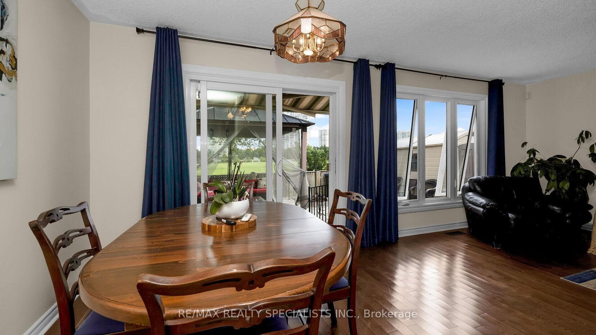 12 Huntington Court photo 13