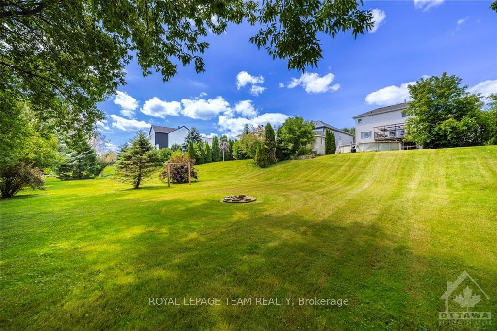 61 DE LA RIVE Drive photo 29