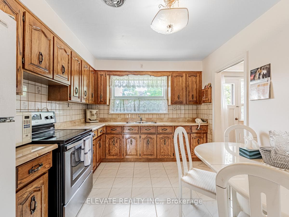 99 Acton Avenue photo 15