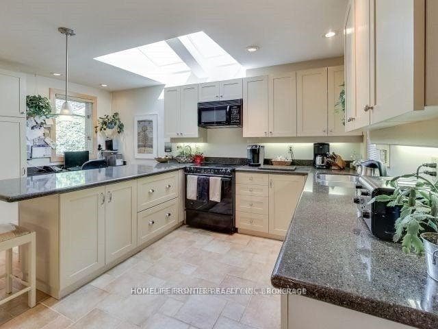 201 Lord Seaton Road photo 17