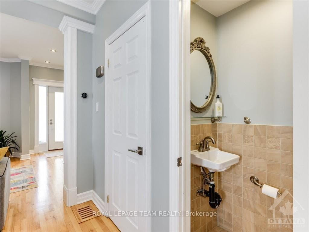 572 COLE Avenue photo 7
